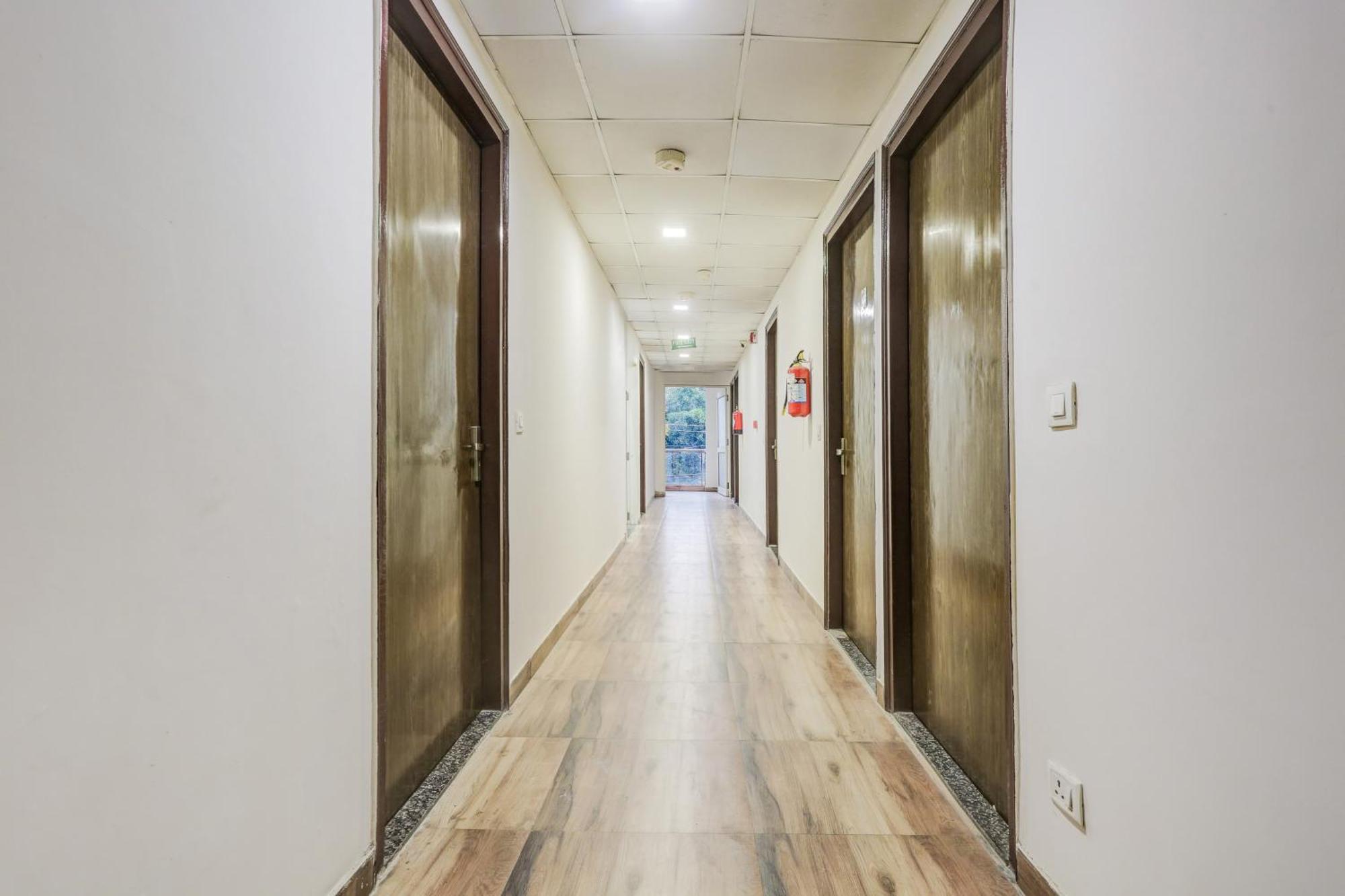 Super Hotel O Rohini Sector 20 Formerly Yellow Saffron Delhi  Buitenkant foto