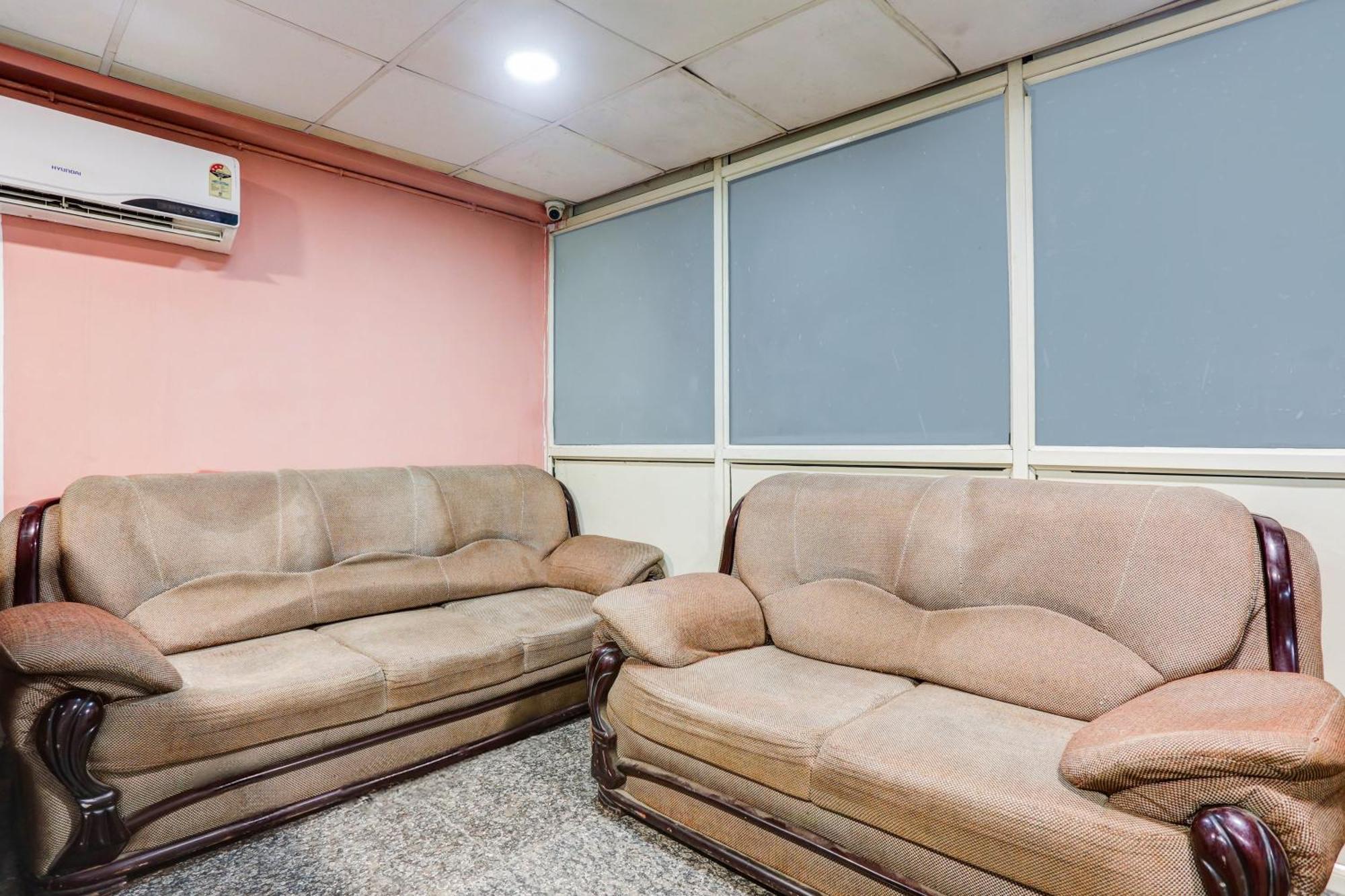 Super Hotel O Rohini Sector 20 Formerly Yellow Saffron Delhi  Buitenkant foto