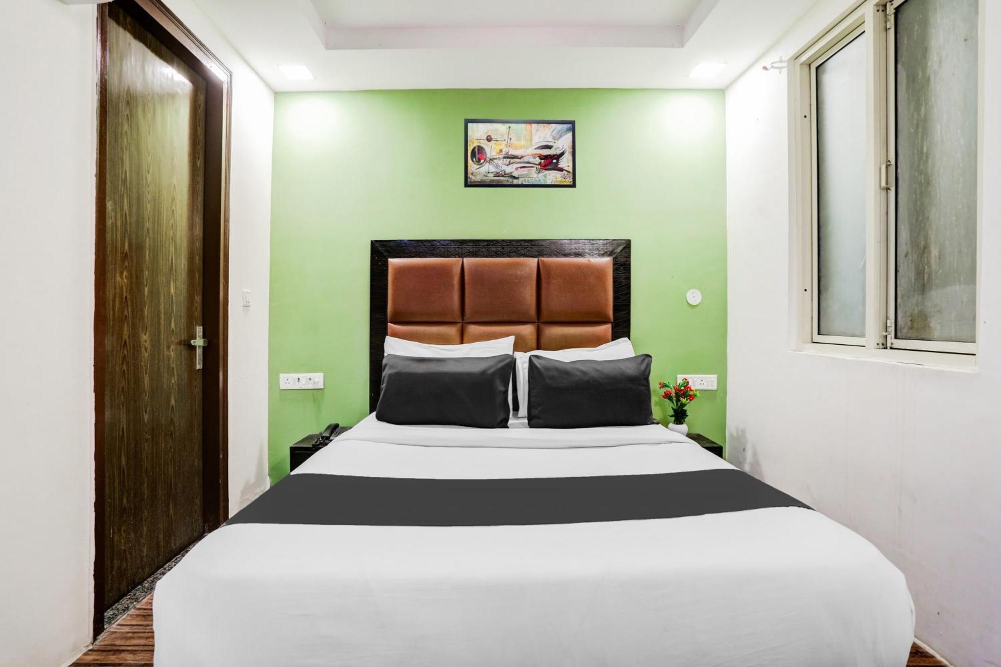 Super Hotel O Rohini Sector 20 Formerly Yellow Saffron Delhi  Buitenkant foto
