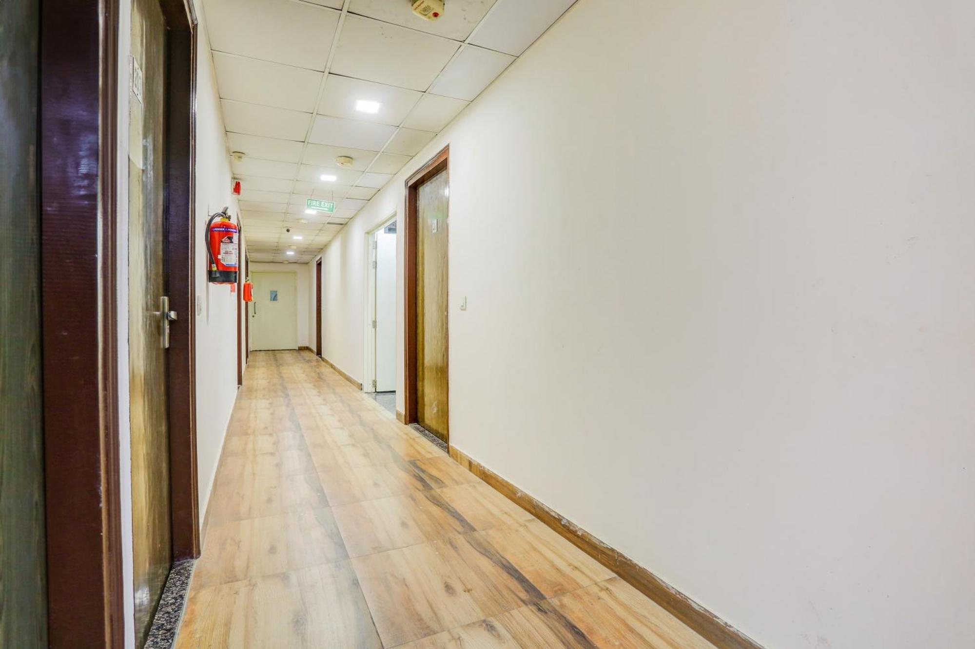 Super Hotel O Rohini Sector 20 Formerly Yellow Saffron Delhi  Buitenkant foto