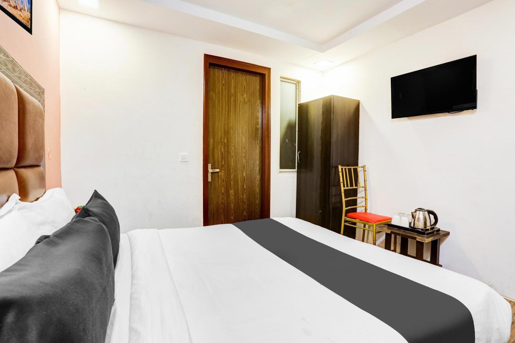 Super Hotel O Rohini Sector 20 Formerly Yellow Saffron Delhi  Buitenkant foto