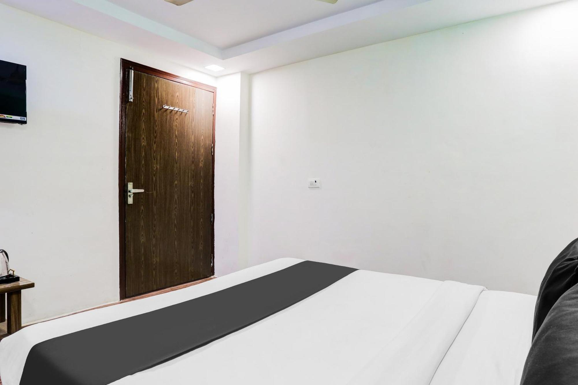 Super Hotel O Rohini Sector 20 Formerly Yellow Saffron Delhi  Buitenkant foto