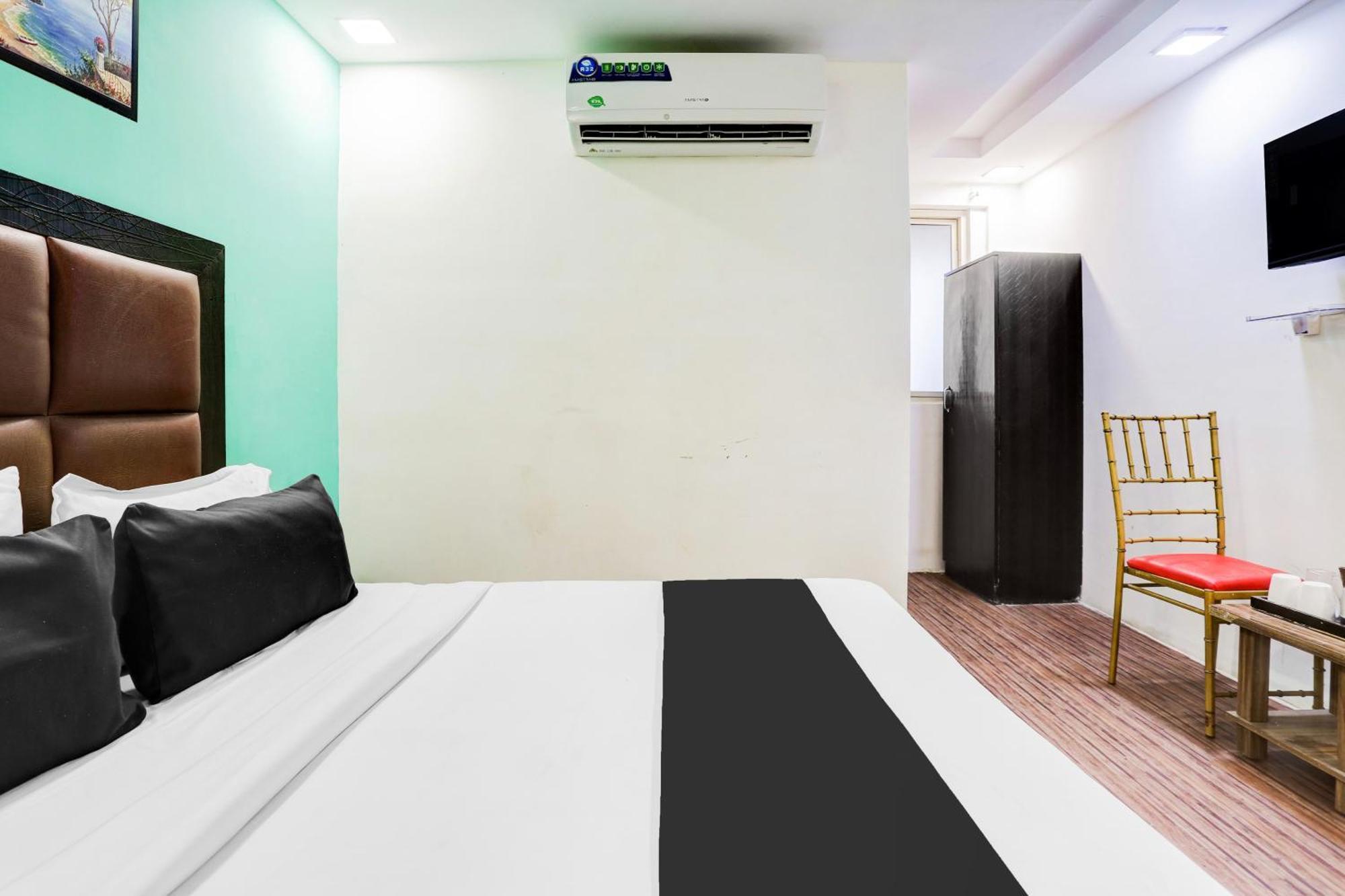 Super Hotel O Rohini Sector 20 Formerly Yellow Saffron Delhi  Buitenkant foto