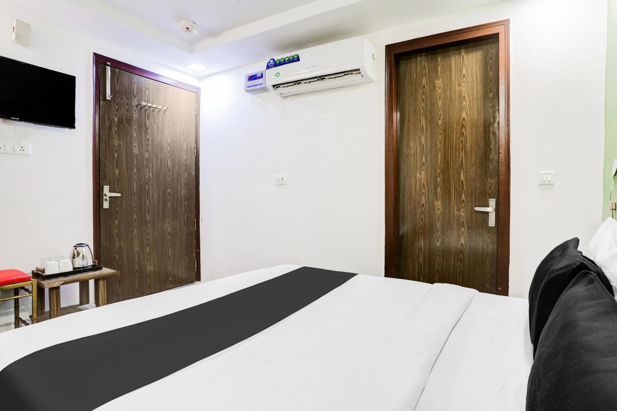 Super Hotel O Rohini Sector 20 Formerly Yellow Saffron Delhi  Buitenkant foto