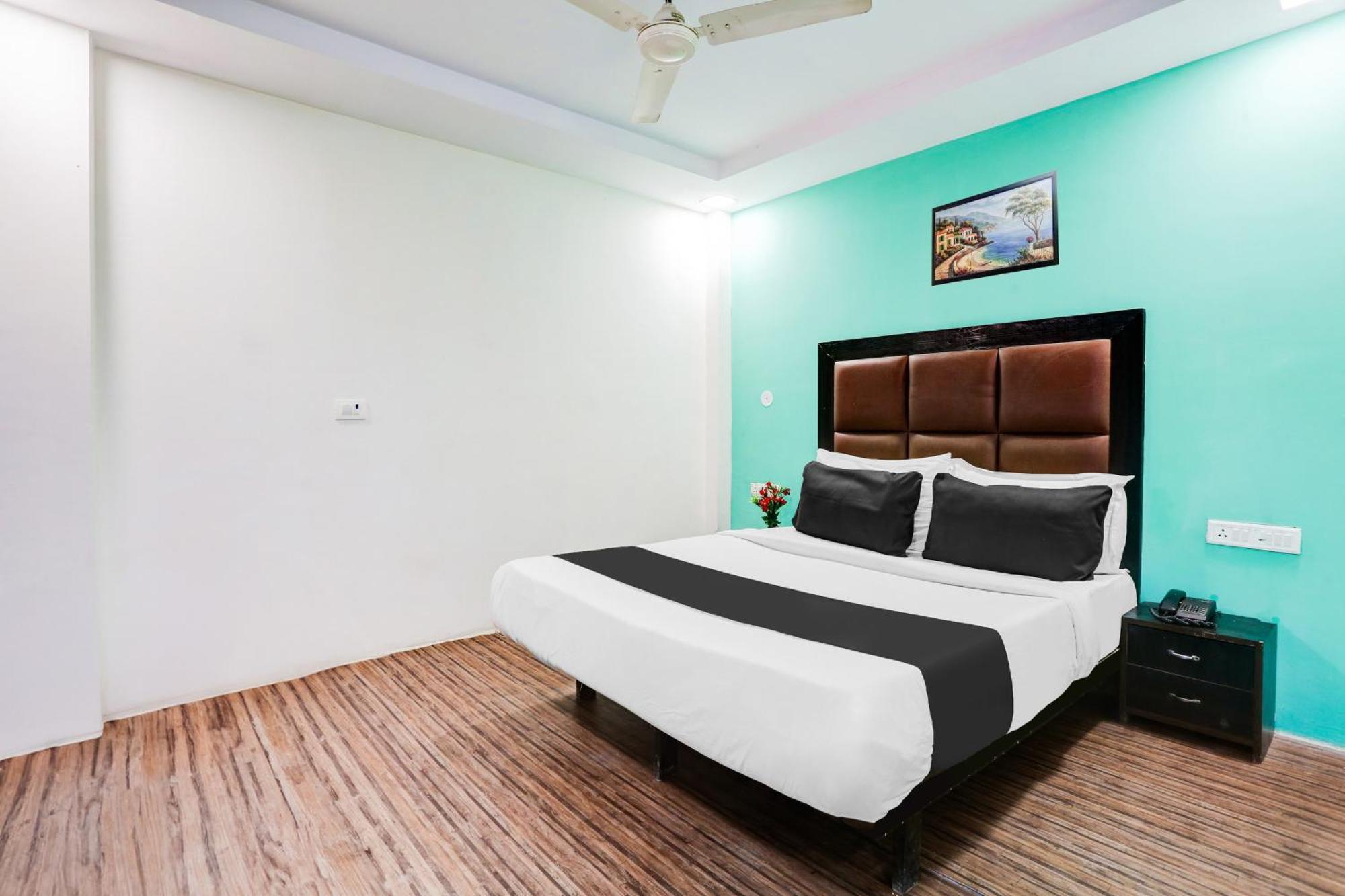 Super Hotel O Rohini Sector 20 Formerly Yellow Saffron Delhi  Buitenkant foto